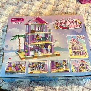 Girl Seaside Villa 573 pcs
